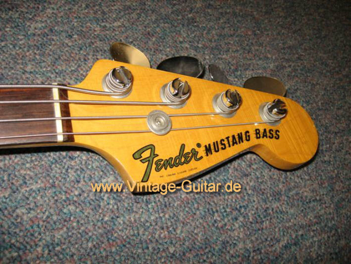 Fender Mustang Bass 1966 Olympic White 5.jpg